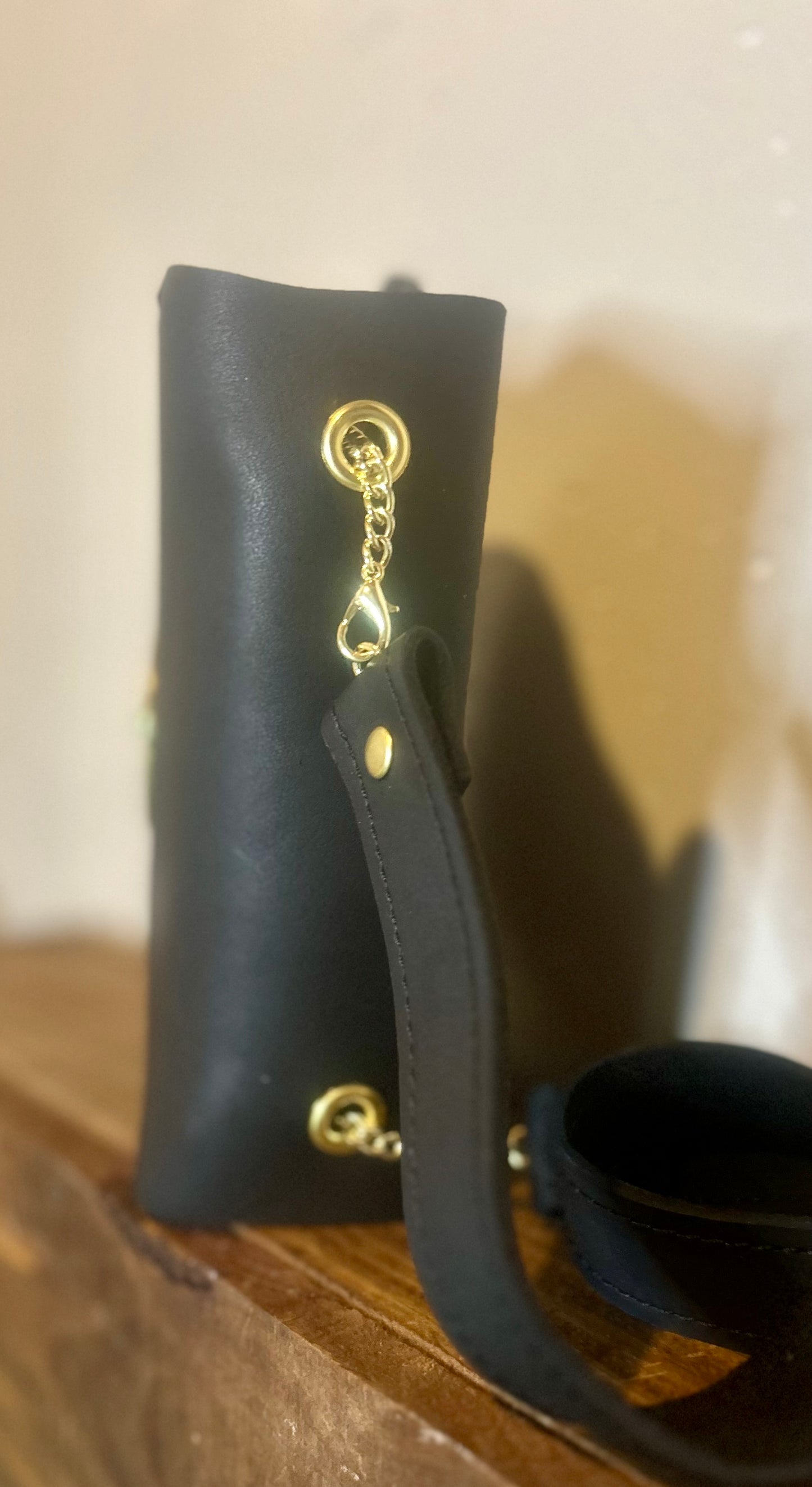 The Classic - Black